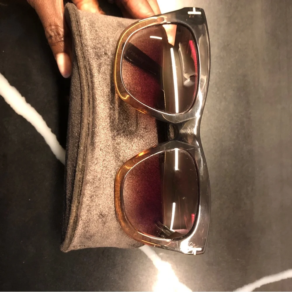 Tom ford sun glasses. Wore for a year. Brown Ambré. Normal wear and tear. - Picture 12 of 12